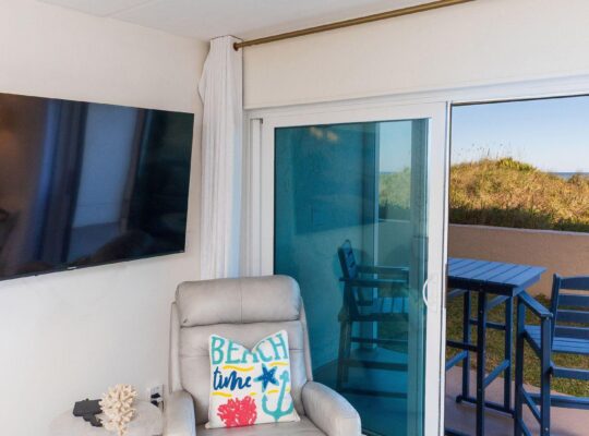 Oceanfront Condo ~ Heated Pool ~ Nice Décor!