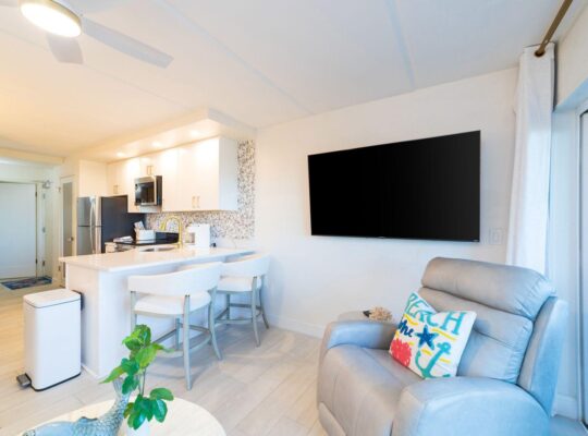 Oceanfront Condo ~ Heated Pool ~ Nice Décor!