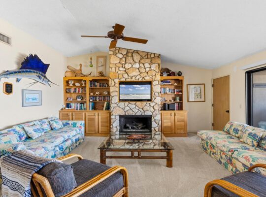 Oceanfront Penthouse ~ Incredible Views ~ Pet Friendly