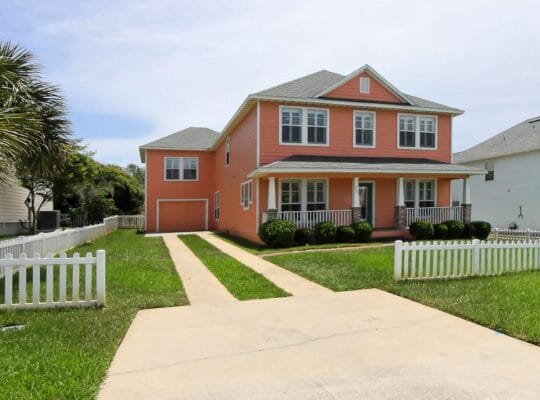 Beautiful Pool Home ~ 4 King En-suite Bedrooms ~ Only 100 steps to the beach!