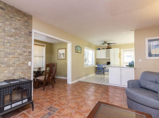Tiki Hut ~ Excellent Location ~ 1 House Off Beach!