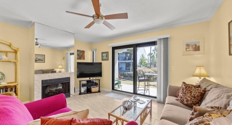 Seawinds Townhome ~ Excellent Location ~ Steps to the Beach!