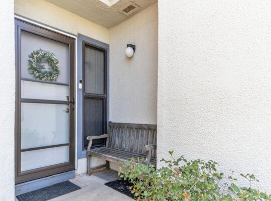 Seawinds Townhome ~ Excellent Location ~ Steps to the Beach!