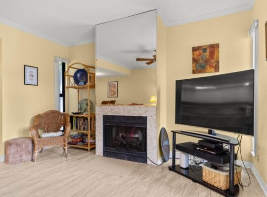 Seawinds Townhome ~ Excellent Location ~ Steps to the Beach!