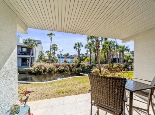 Seawinds Townhome ~ Excellent Location ~ Steps to the Beach!