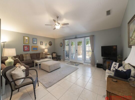 Modern Beach Retreat ~ Close to the Beach!