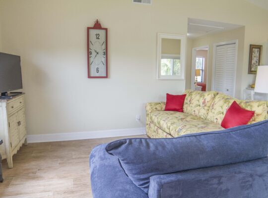 Ocean View Villa ~ Fenced Yard ~ Pet Friendly ~ Steps to the Beach!!!