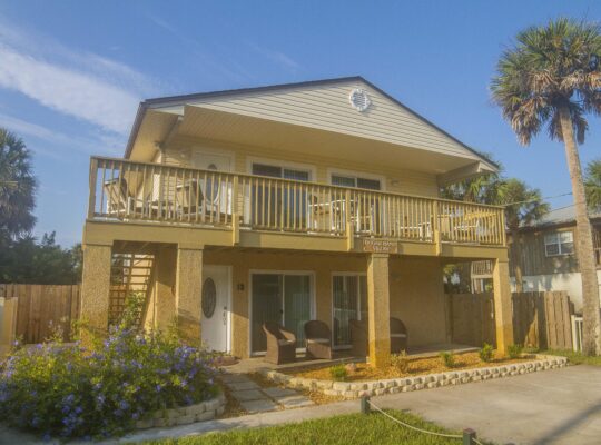Beach Villa ~ Pet Friendly ~ Fenced Yard ~ Steps to the Beach!!!