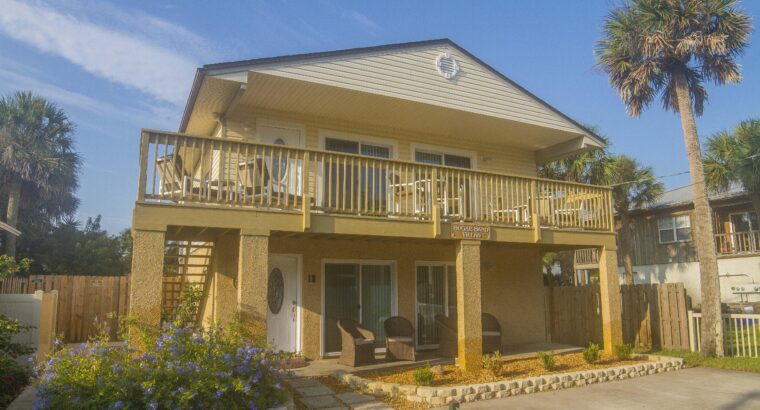 Beach Villa ~ Pet Friendly ~ Fenced Yard ~ Steps to the Beach!!!