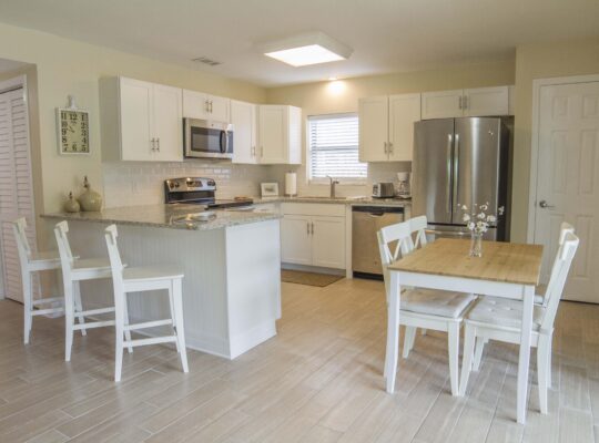 Beach Villa ~ Pet Friendly ~ Fenced Yard ~ Steps to the Beach!!!