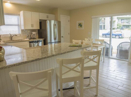 Beach Villa ~ Pet Friendly ~ Fenced Yard ~ Steps to the Beach!!!