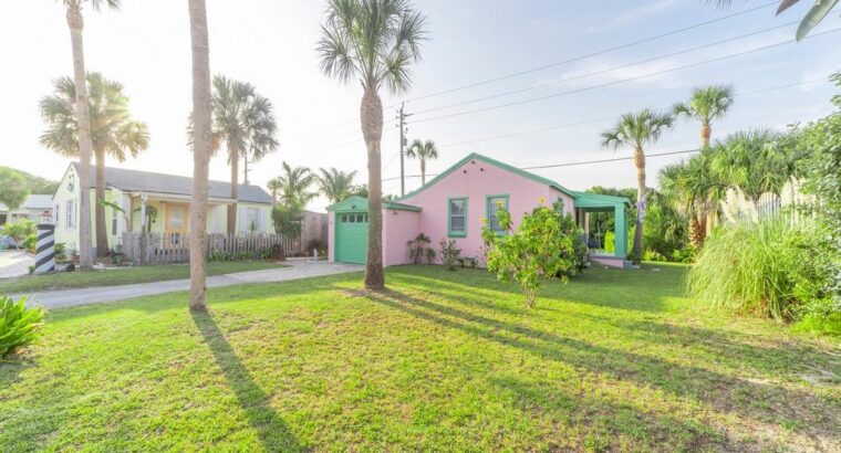 Cute Beach Cottage ~ Steps to Pier Park and the Beach ~ Great Value!