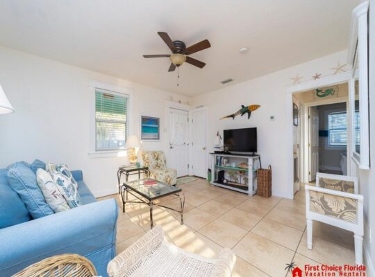Cute Beach Cottage ~ Steps to Pier Park and the Beach ~ Great Value!