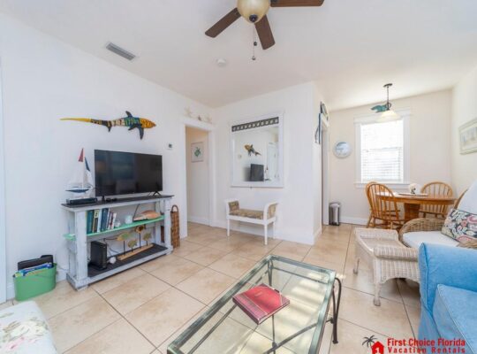 Cute Beach Cottage ~ Steps to Pier Park and the Beach ~ Great Value!