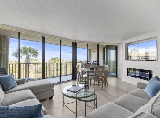 **Newly Remodeled 3/2 Oceanfront ~ 3 King Beds!**