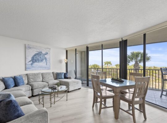 **Newly Remodeled 3/2 Oceanfront ~ 3 King Beds!**