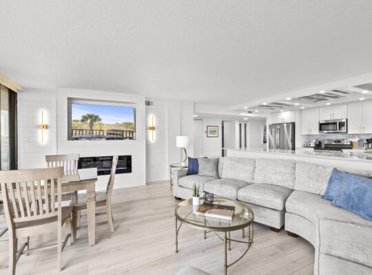 **Newly Remodeled 3/2 Oceanfront ~ 3 King Beds!**