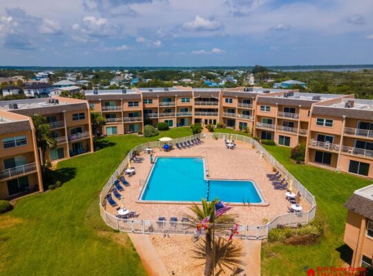 Direct Oceanfront, Large Private Sun Deck, Great Price!