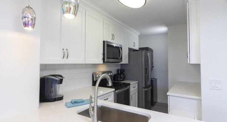 Oceanfront, Large Private Deck, Excellent Location!