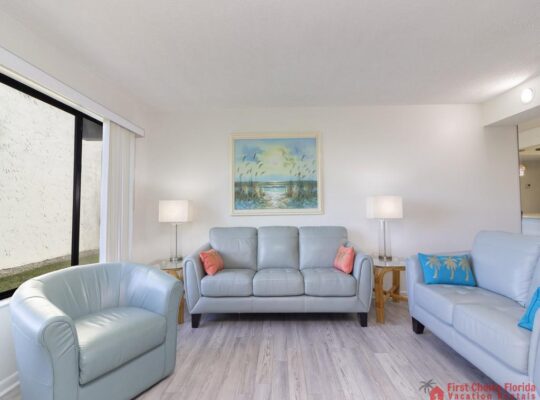 Oceanfront, Large Private Deck, Excellent Location!