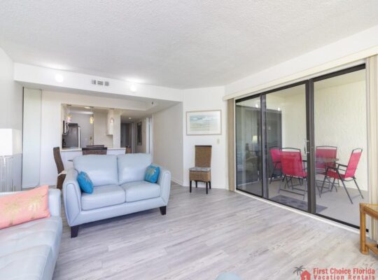 Oceanfront, Large Private Deck, Excellent Location!