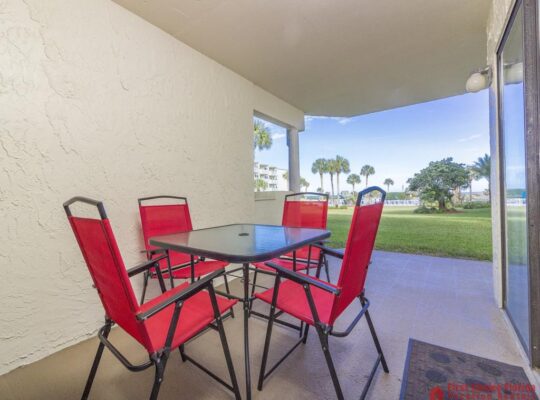 Oceanfront, Large Private Deck, Excellent Location!