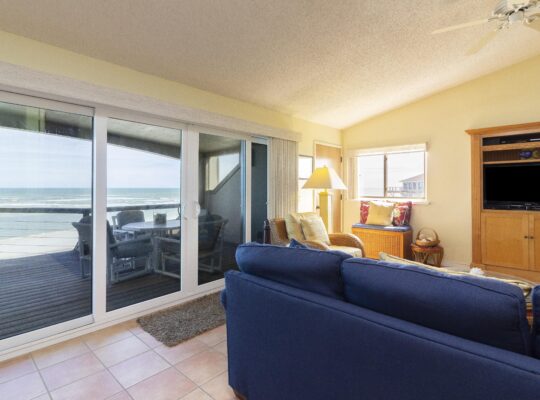 Beautiful Oceanfront Penthouse ~ Incredible Views ~ Pool