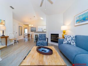 Great Beach Location ~ Pet Friendly ~ Steps to the Beach!