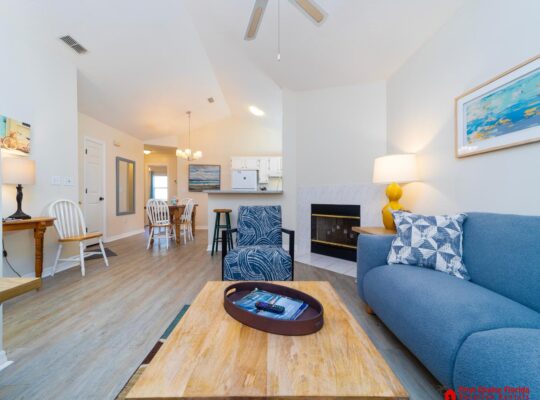 Great Beach Location ~ Pet Friendly ~ Steps to the Beach!