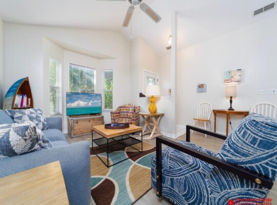 Great Beach Location ~ Pet Friendly ~ Steps to the Beach!