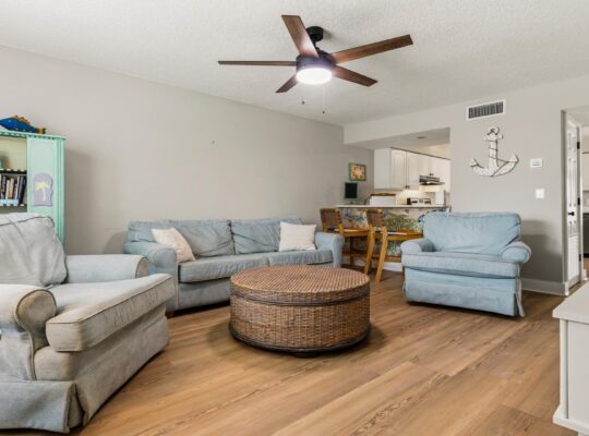Beachy Townhome ~ Pet Friendly ~ Steps to the Beach!!!