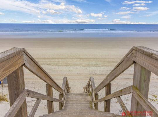 Spacious Townhome ~ Pet Friendly ~ Great Beach Location!
