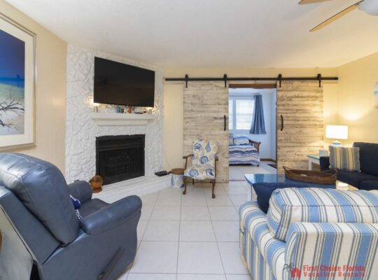 Spacious Townhome ~ Pet Friendly ~ Great Beach Location!