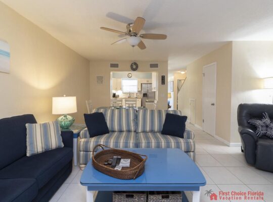 Spacious Townhome ~ Pet Friendly ~ Great Beach Location!