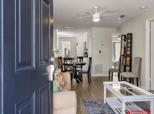 Beautiful 2/2 ~ Pet Friendly ~ Steps to the Beach!