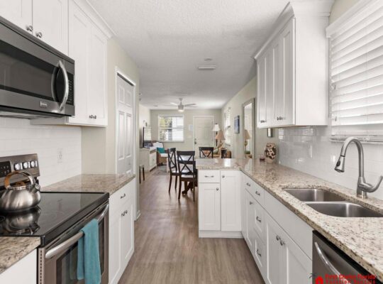Beautiful 2/2 ~ Pet Friendly ~ Steps to the Beach!