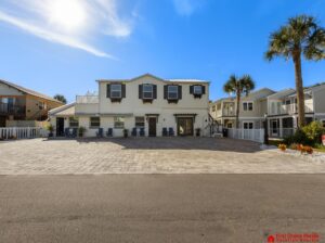 Beautiful 3/2 ~ Pet Friendly ~ Steps to the Beach!