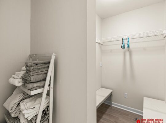 Beautiful 3/2 ~ Pet Friendly ~ Steps to the Beach!