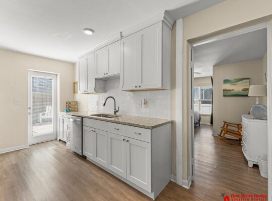 Beautiful 3/2 ~ Pet Friendly ~ Steps to the Beach!