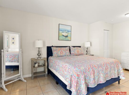 Beautiful Studio ~ Pet Friendly ~ Steps to the Beach!