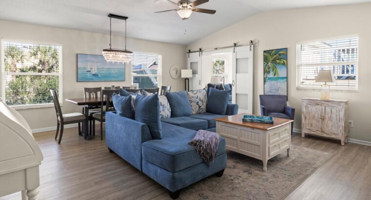 Beautiful 3/2 ~ Spectacular Ocean Views from Rooftop Deck ~ Steps to the Beach!