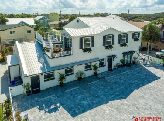 Beautiful 3/2 ~ Spectacular Ocean Views from Rooftop Deck ~ Steps to the Beach!