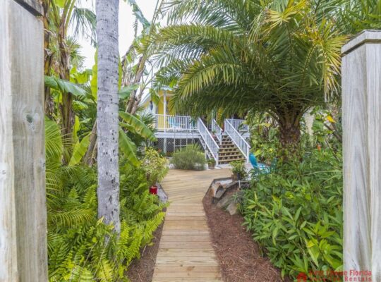 Excellent Location ~ Island Surf Cottage ~ Sleeps 4