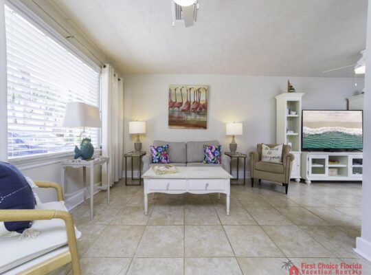 Blue Ocean ~ Pet Friendly ~ One house off the Beach!