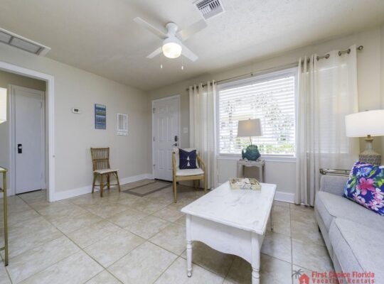 Blue Ocean ~ Pet Friendly ~ One house off the Beach!
