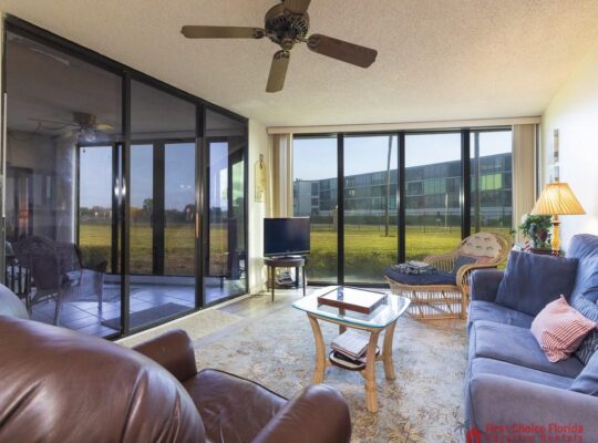 Heated Pool ~ Great Price ~ Excellent Location on the Beach!