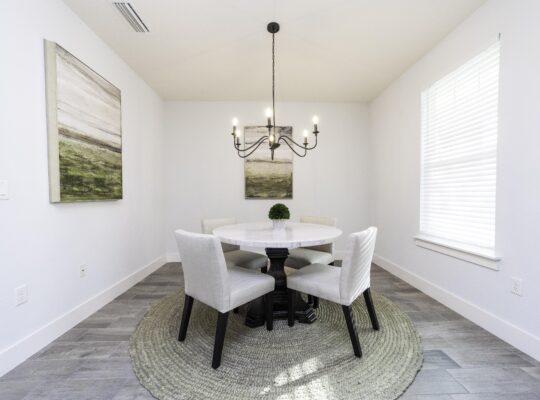 Style and Elegance! The serenity of the Beach and Downtown, just minutes away!