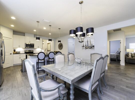 Style and Elegance! The serenity of the Beach and Downtown, just minutes away!